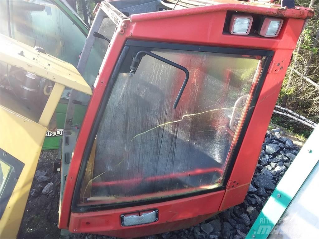 Komatsu 911.5 驾驶室与内部