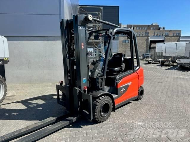 Linde E35L 电动叉车