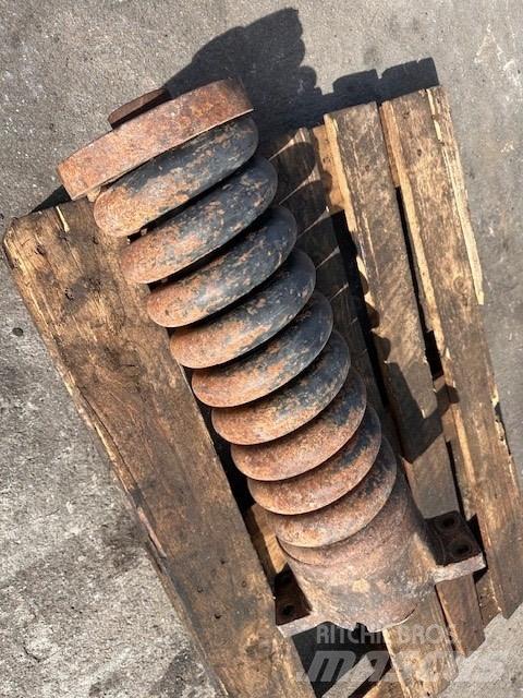 CAT 325 C NAPINACZ 履带、链条和底盘
