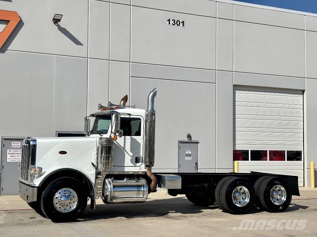 Peterbilt 388 牵引车