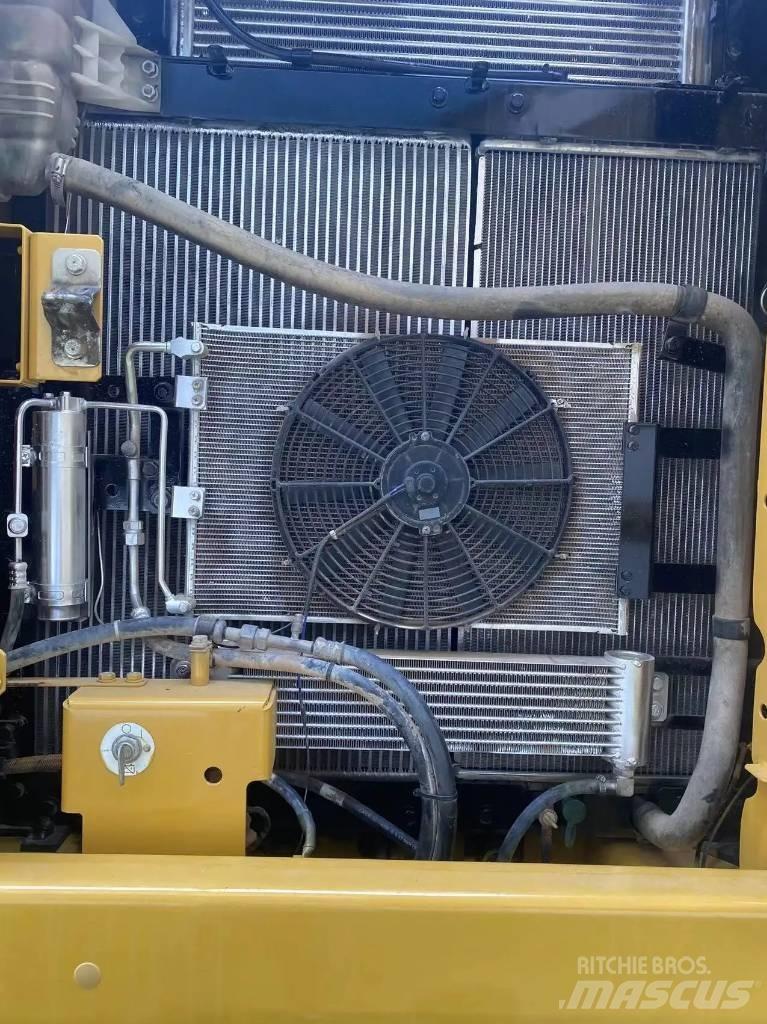 CAT 320GC 履带挖掘机