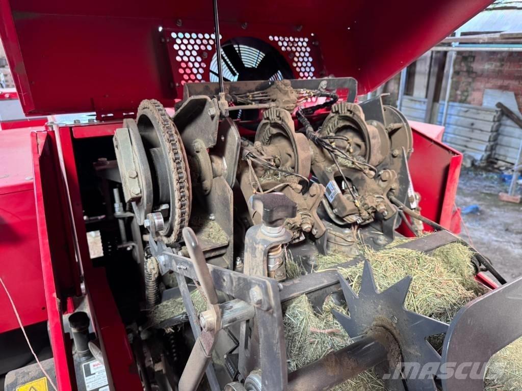 Massey Ferguson 1842 方捆打捆机