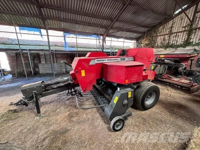 Massey Ferguson 1842 方捆打捆机