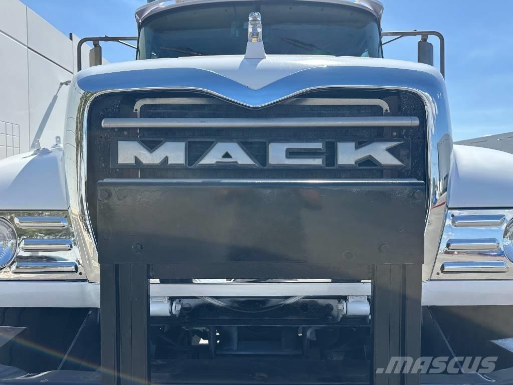 Mack CV 713 可拆卸式卡车