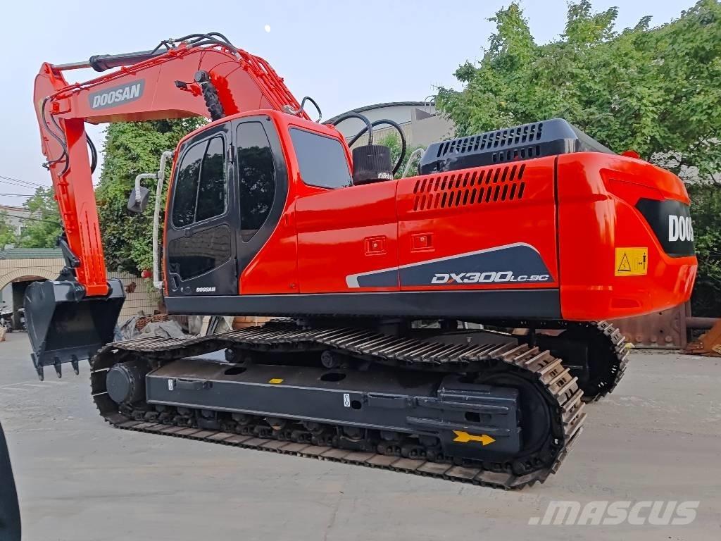Doosan DX300LC-9C 履带挖掘机