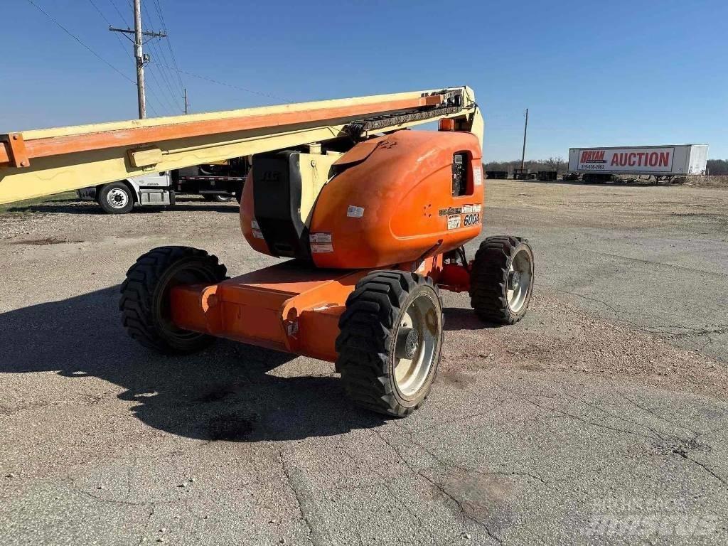 JLG 600A 曲臂高空工作平台