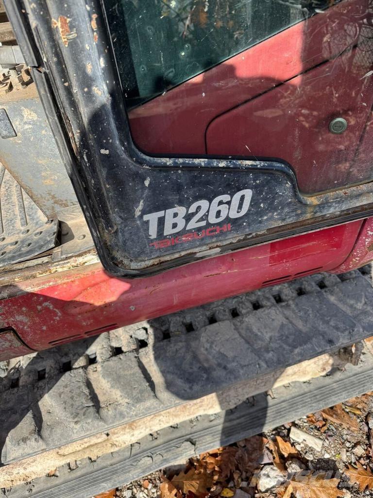 Takeuchi TB260 小型挖掘机