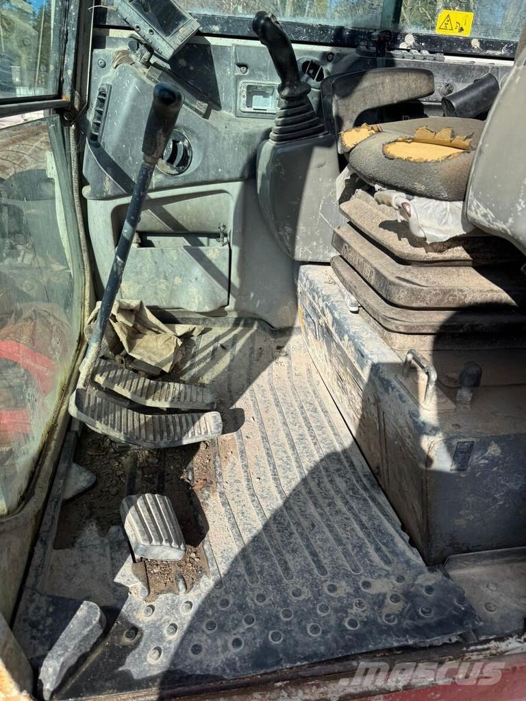 Takeuchi TB260 小型挖掘机