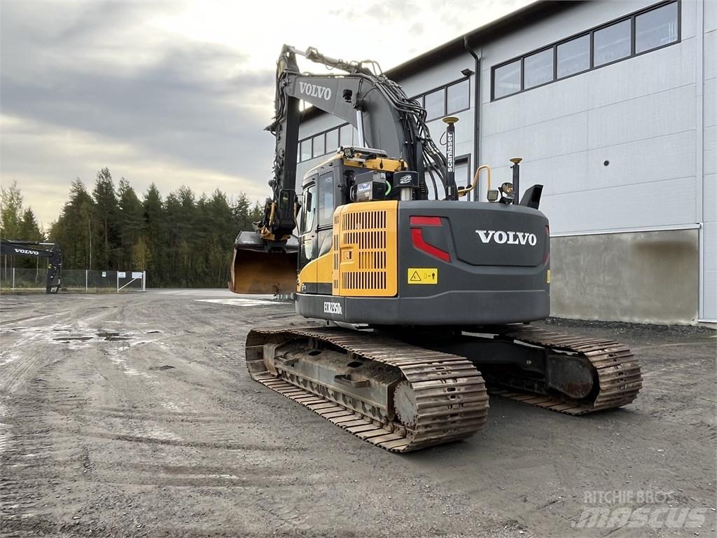 Volvo ECR 235 DL 履带挖掘机