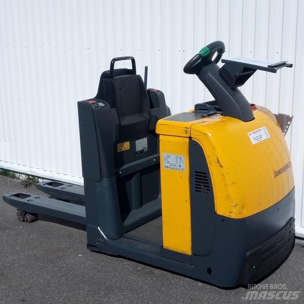 Jungheinrich ECE 220 低架装载机