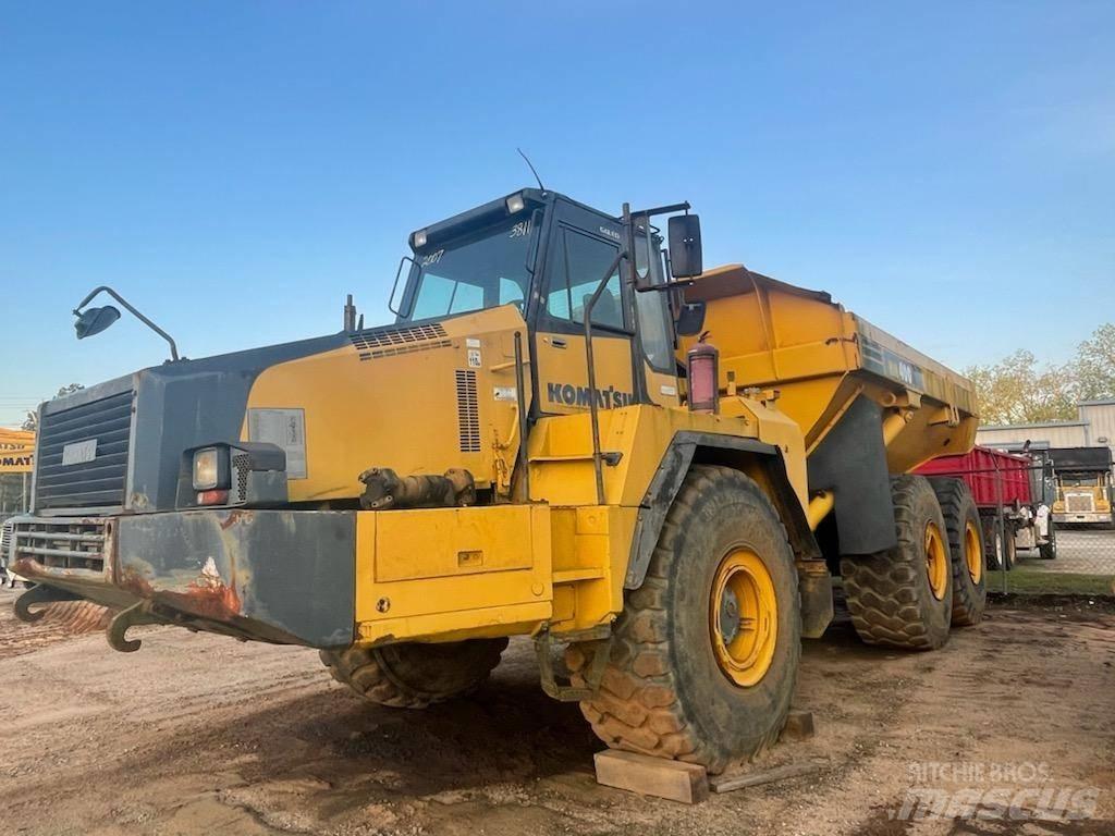 Komatsu HM 400-2 铰接式自卸车