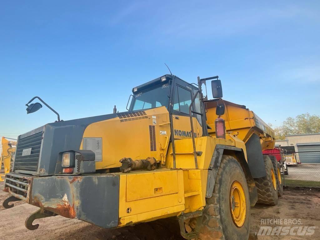 Komatsu HM 400-2 铰接式自卸车