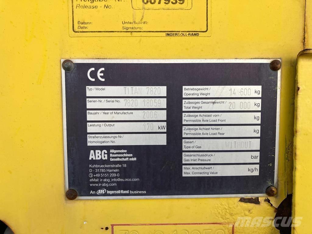 Volvo ABG 7820 沥青摊铺机
