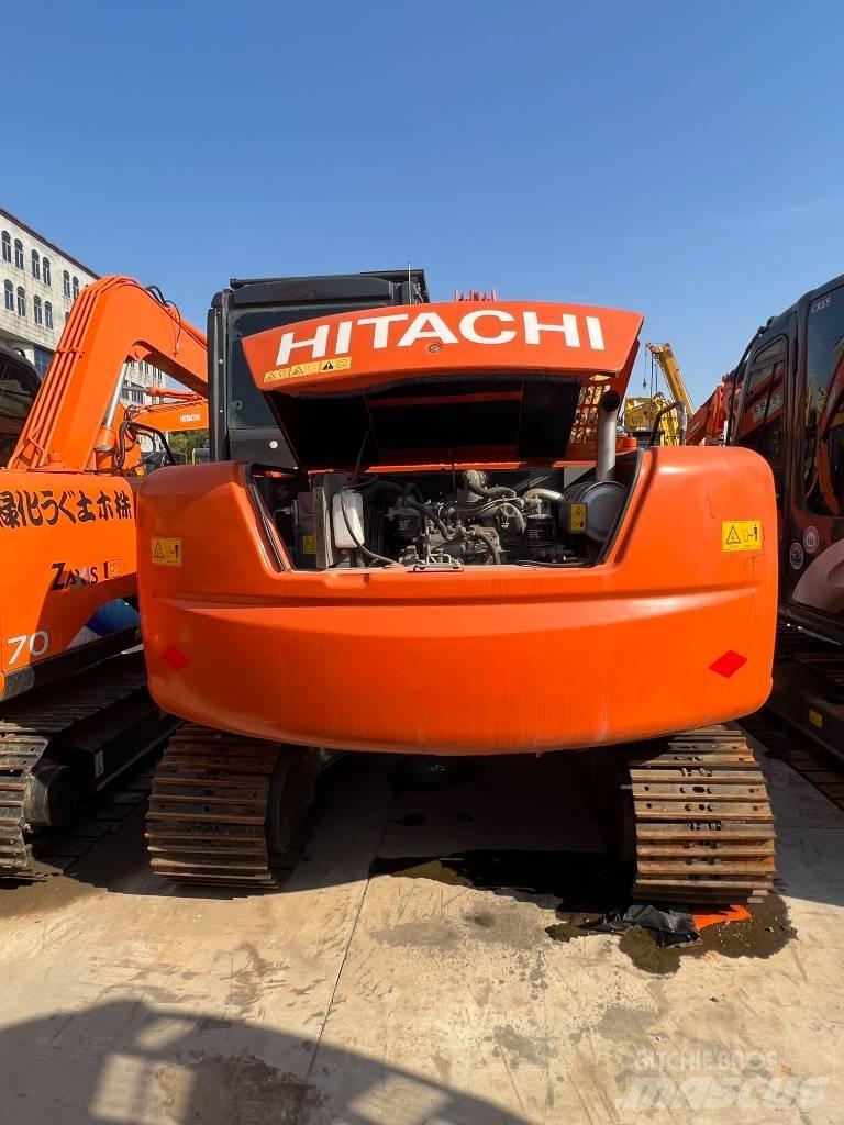 Hitachi ZX70 中型挖掘机