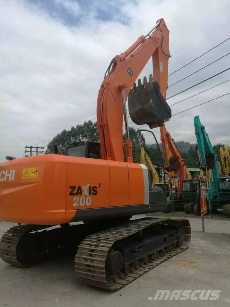 Hitachi zx200 履带挖掘机