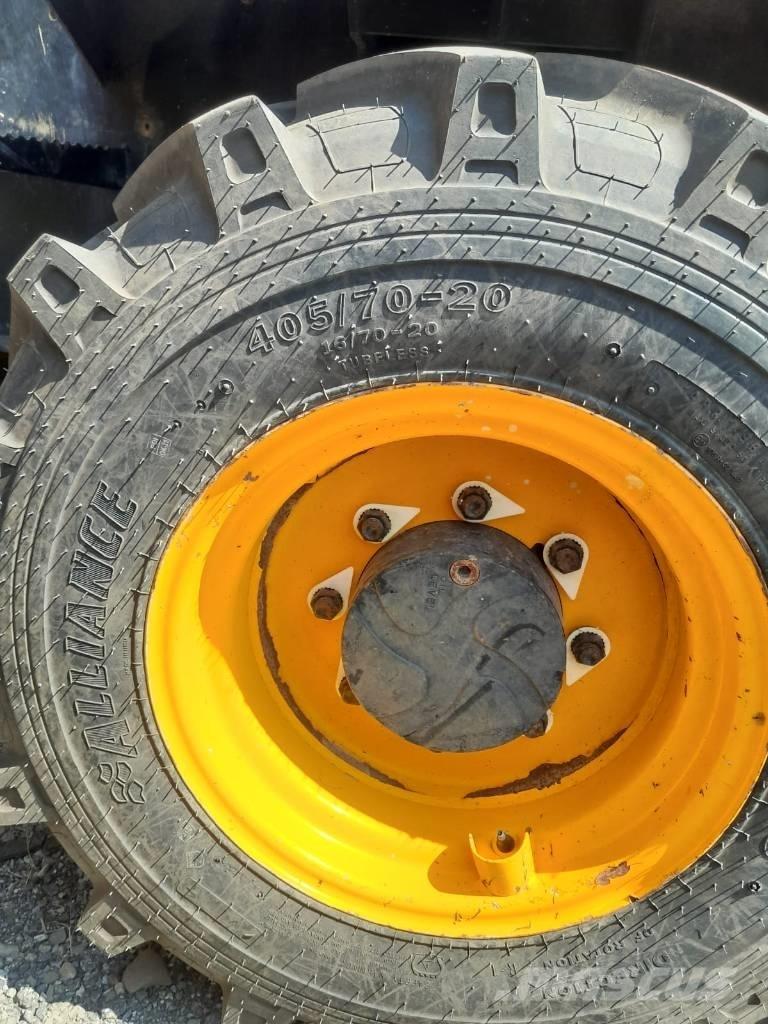 JCB 6 ST 铰接式自卸车