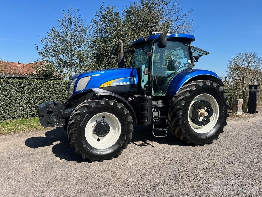 New Holland T 7070 拖拉机/农用车