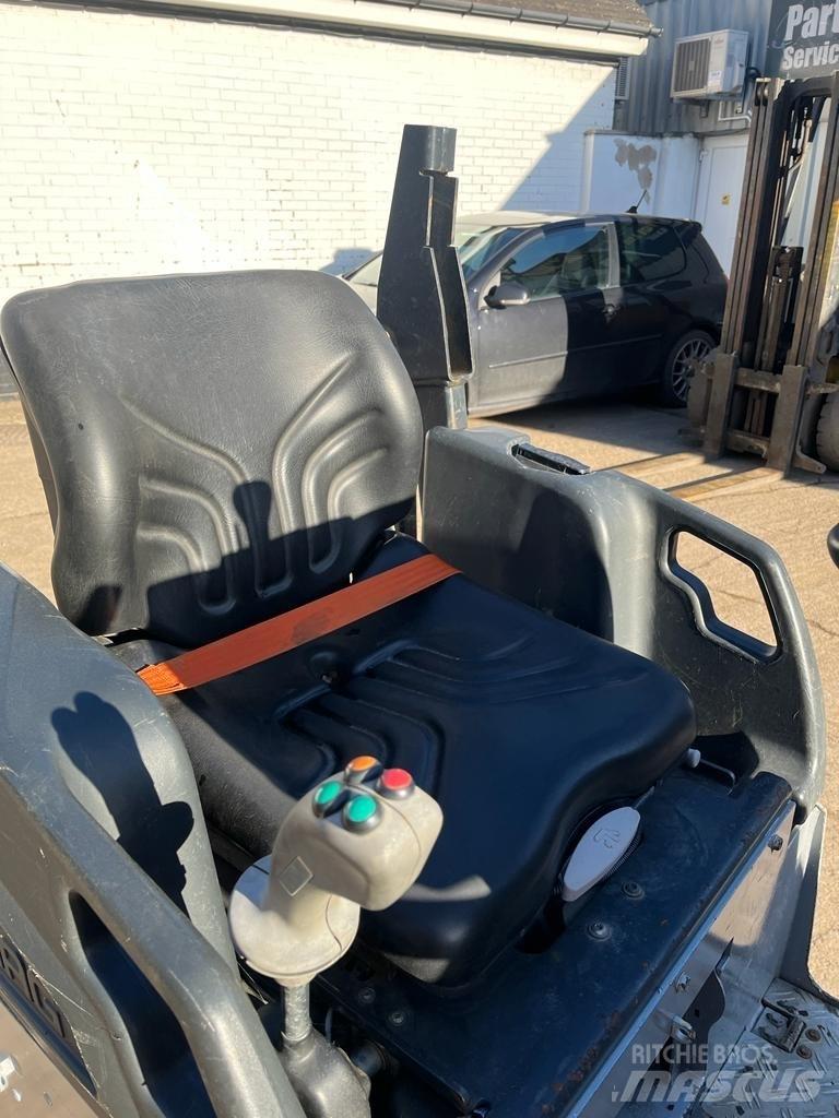 Bomag BW 80 AD-5 双轮压路机