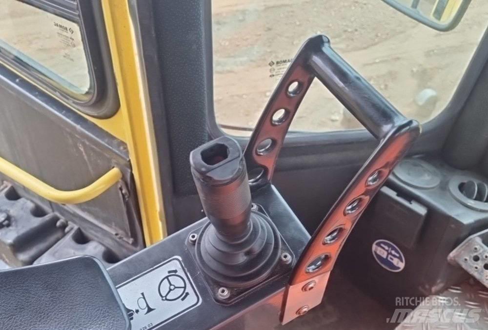 Bomag BC722RB2 匝道机