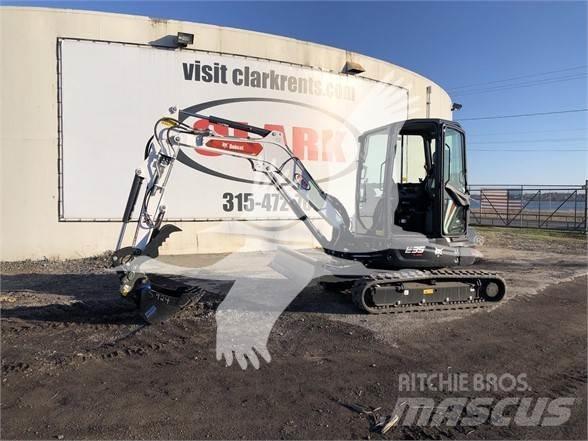 Bobcat E35R2 小型挖掘机