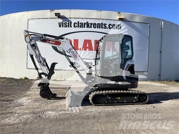 Bobcat E35R2 小型挖掘机