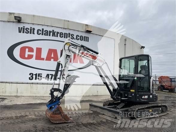 Bobcat E35R2 小型挖掘机