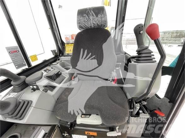 Bobcat E50R2 小型挖掘机