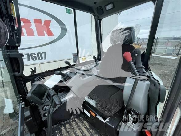 Bobcat E50R2 小型挖掘机