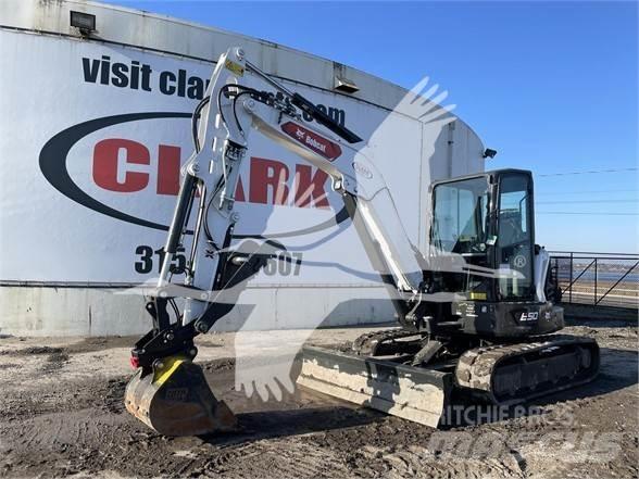 Bobcat E50R2 小型挖掘机