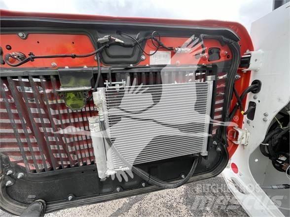Bobcat T76 滑移装载机