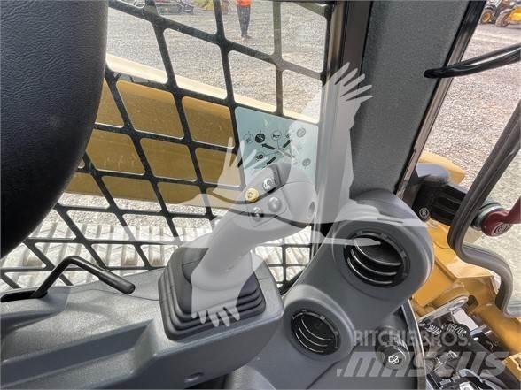 CAT 289D3 滑移装载机