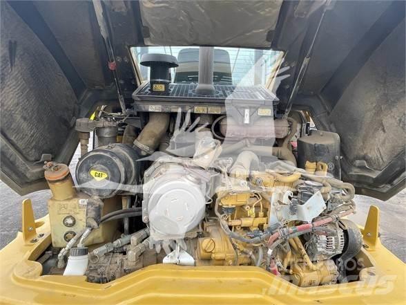 CAT 906M 轮式装载机