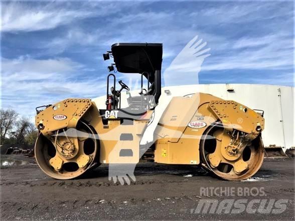 CAT CB64 单轮压路机