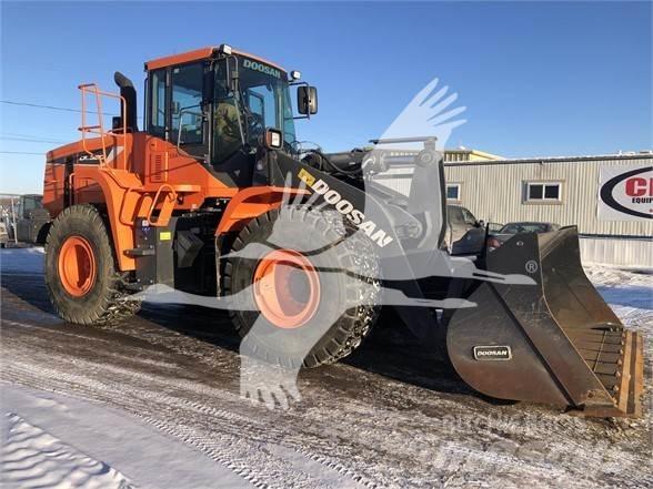 Doosan DL300 轮式装载机