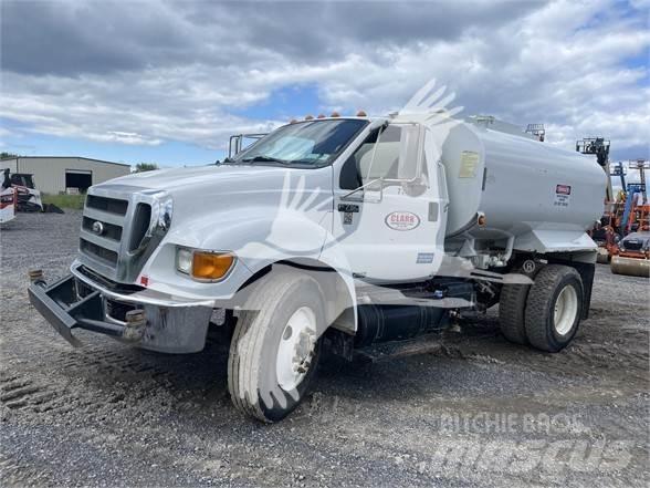 Ford F750 XL 水罐车