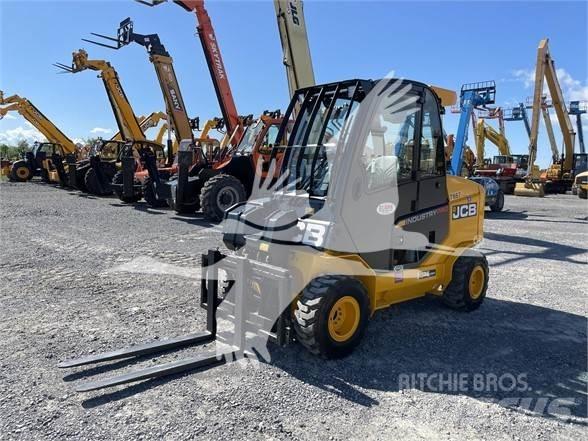 JCB 35 伸缩臂叉装车|叉装车