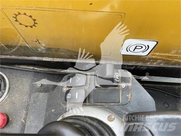 JCB 525-60 伸缩臂叉装车|叉装车