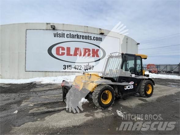 JCB 525-60 伸缩臂叉装车|叉装车