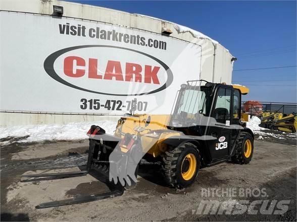 JCB 525-60 伸缩臂叉装车|叉装车