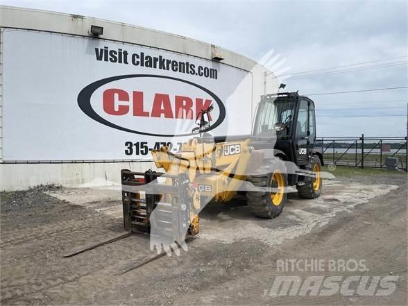 JCB 535-140 伸缩臂叉装车|叉装车