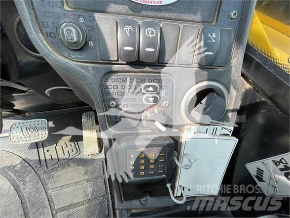 JCB 540-140 伸缩臂叉装车|叉装车