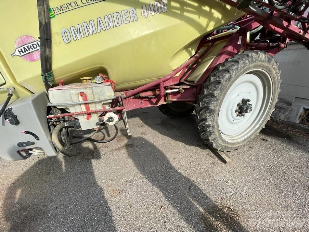 Hardi Commander 4400 牵引式喷雾机