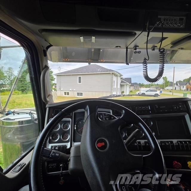 Kenworth W 900 自卸式货车