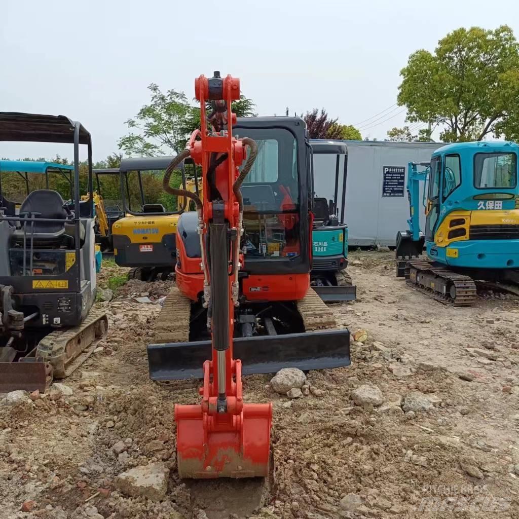 Kubota U 35 小型挖掘机