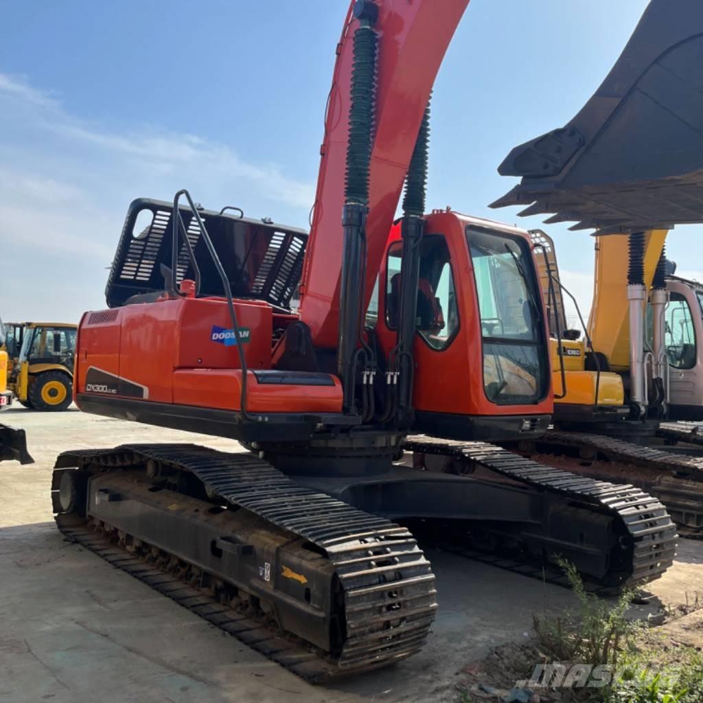 Doosan DX 300 履带挖掘机