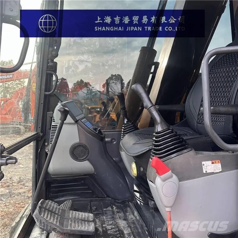 Komatsu PC 70 小型挖掘机