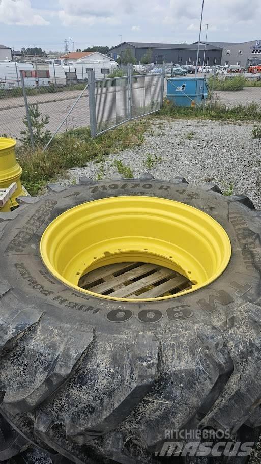 Trelleborg 710/70x42 其他拖拉机配件