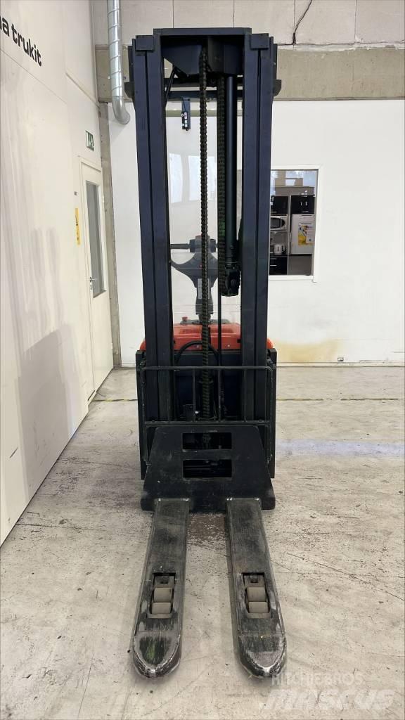BT SPE 160 L 行走式堆垛机