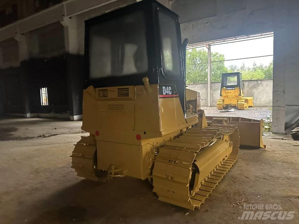 CAT D 4 C 履带式推土机