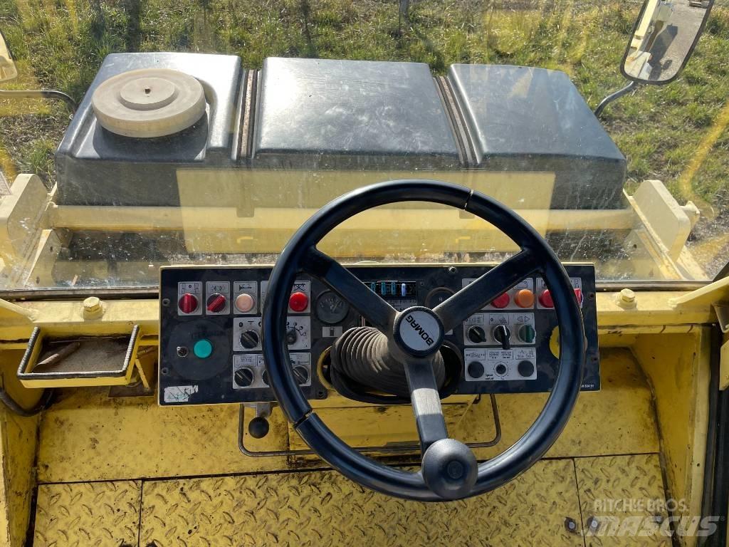 Bomag BW 154 AD-2 双轮压路机